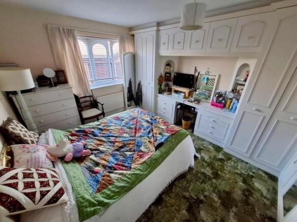 2 bed Apartment for sale Image 7