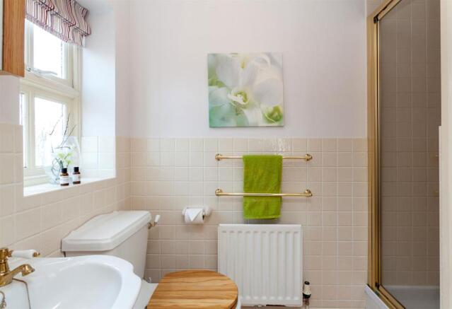 En-Suite Bathroom 2.