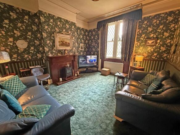 Living room Down.jpg
