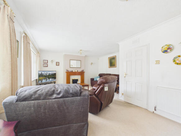 3 bed Semi-Detached for sale Image 6