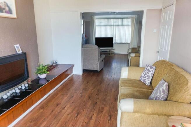 Lounge/Dining Room