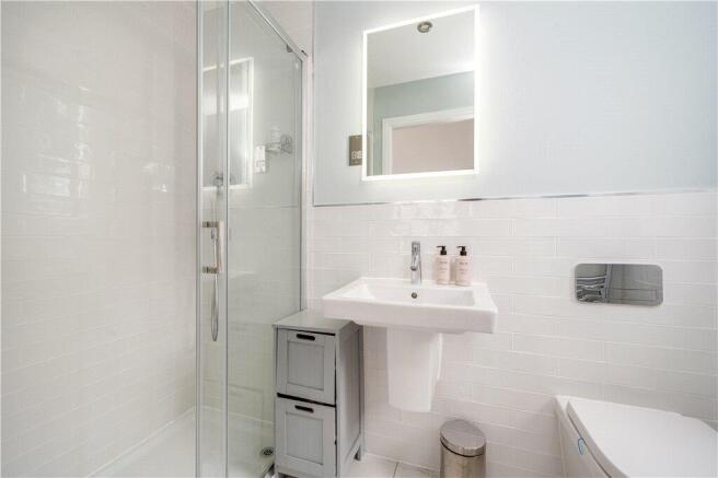 Main En-Suite