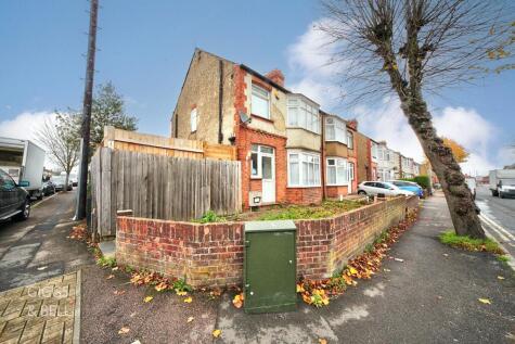 Stockingstone Road, Luton, Bedfordshire, LU2