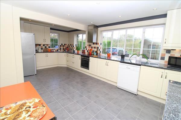 Kitchen / Breakfast