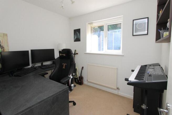 Broadwaters Drive, Kidderminster - Więcej