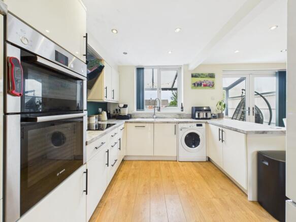 CAM05192G0-PR0141-STILL020