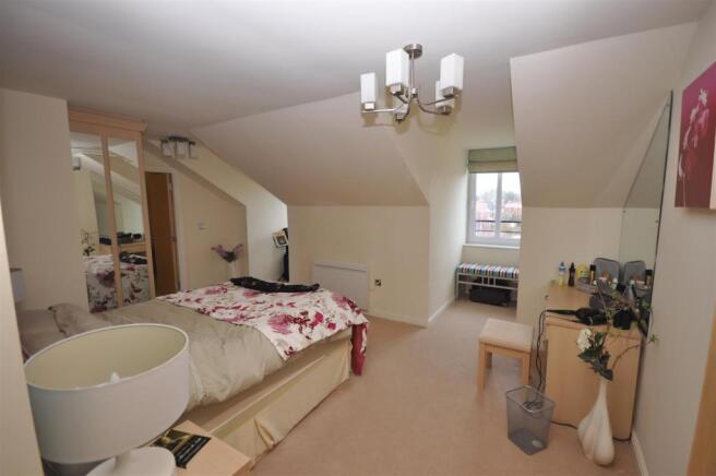 MASTER BEDROOM SUITE