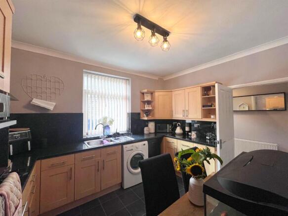 2 bed Terraced for sale Image 6