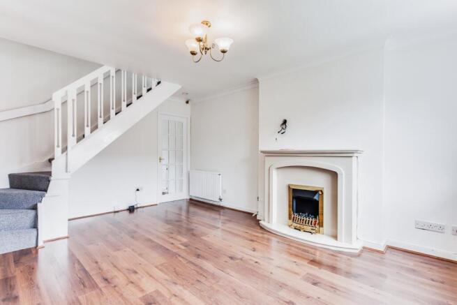 2 bed Semi-Detached to rent Image 4