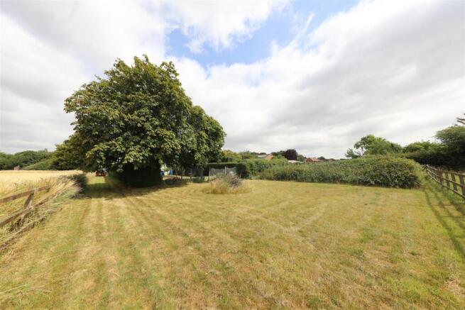 5 bed Semi-Detached for sale Image 5