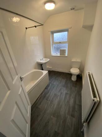 2 bed Terraced to rent Image 9