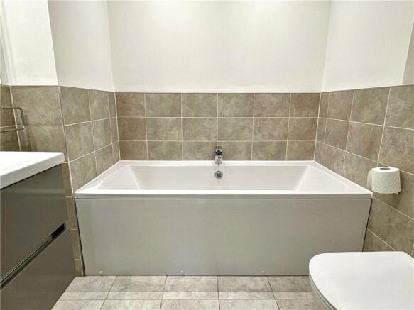 2 bed Apartment for sale Image 12