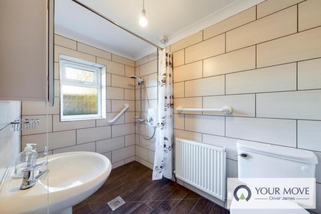 Modern En-suite Wet