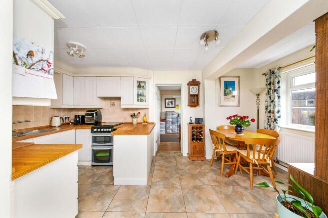 OPEN-PLAN DINING KITCHEN