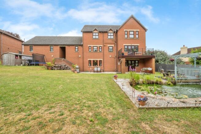 4 bed Detached for sale Image 4
