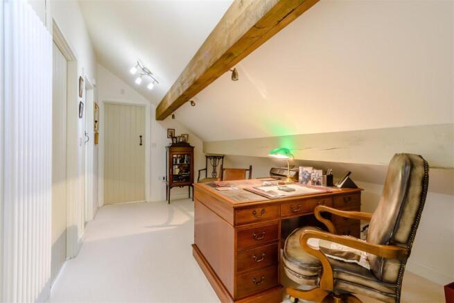 8420273-interior08.jpg