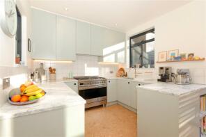 128, Knollys Road, London SW16 2JU