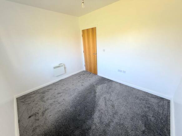2 bed Flat to rent Image 12
