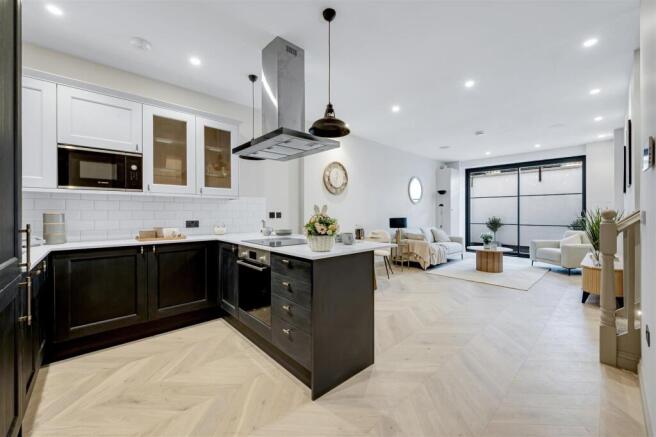 Flat 1, 63, Gordon Road-6.jpg