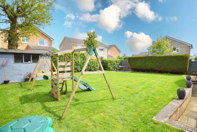5 bed Detached for sale Image 4