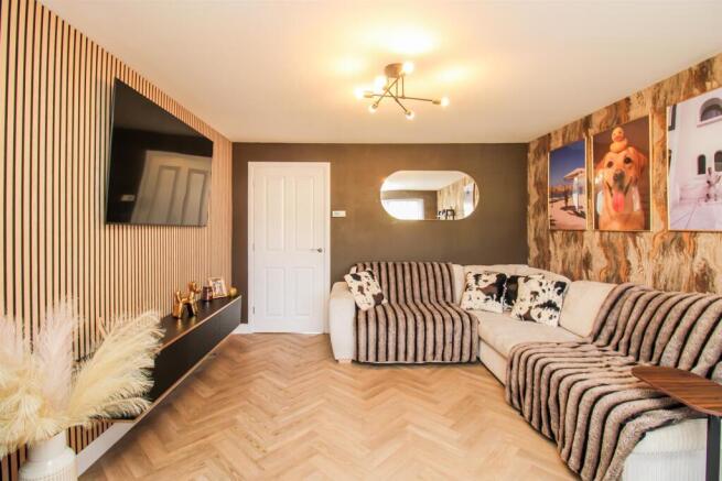 3 bed Terraced for sale Image 6