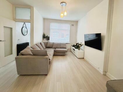 Beaconsfield Street, Deane