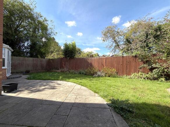 Lovely Enclosed Garden 686