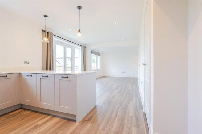 5 bed Detached for sale Image 9