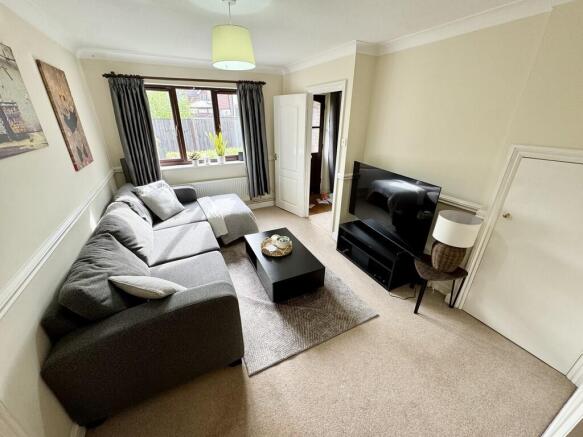16 Little Manor G...