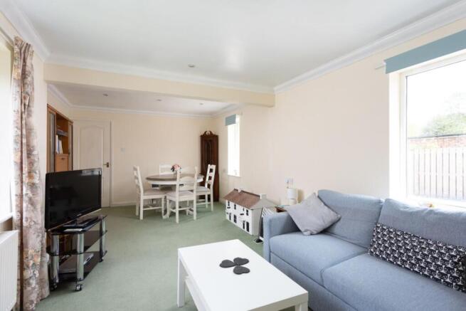 5 bed House for sale Image 12