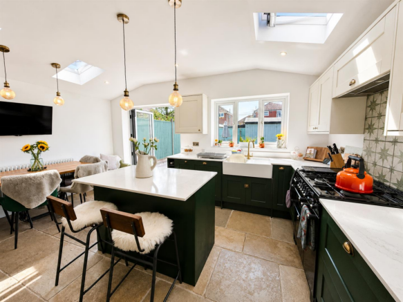 Kitchen 2.png