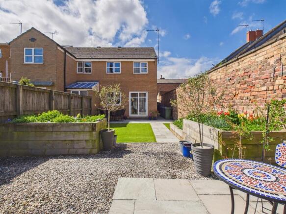 3 bed Semi-Detached for sale Image 12