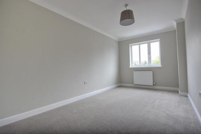 4 bed Terraced for sale Image 9