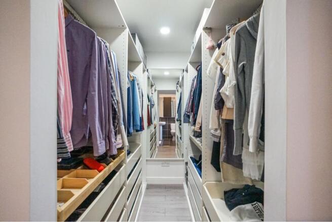 Walk-in Wardrobe