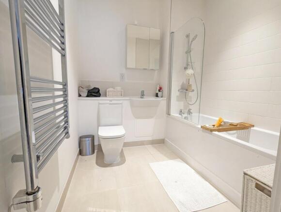 2 bed Apartment for sale Image 7