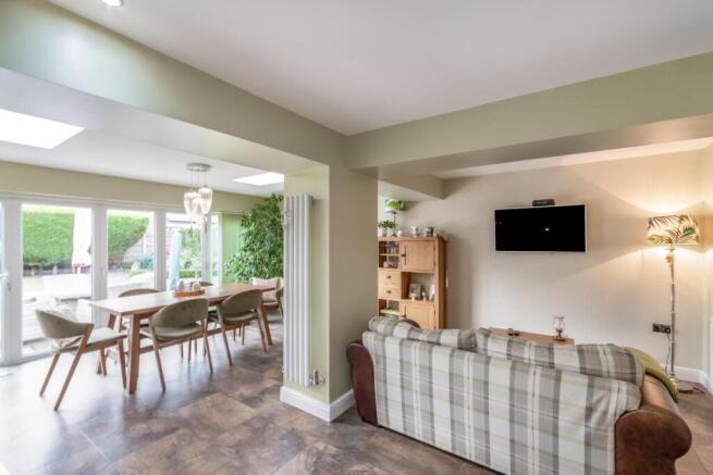 5 bed Detached for sale Image 10