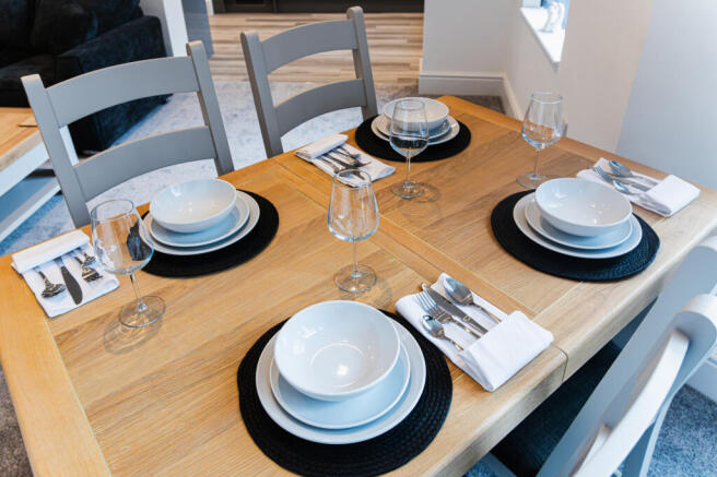 2 bed Apartment to rent Image 9