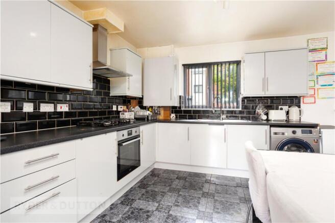 5 bed Semi-Detached for sale Image 10