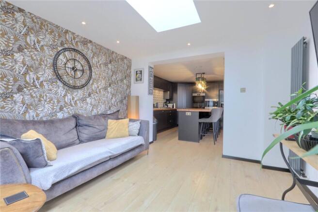 3 bed Semi-Detached for sale Image 12