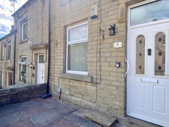 2 bed Terraced for sale Image 2