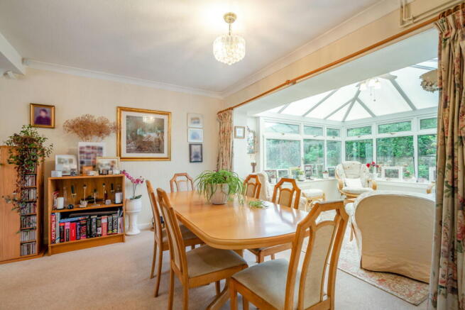 5 bed Detached for sale Image 10
