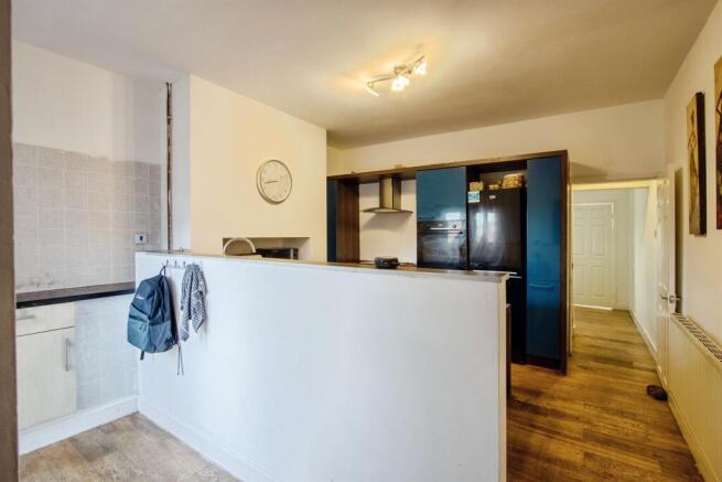 3 bed Terraced for sale Image 6