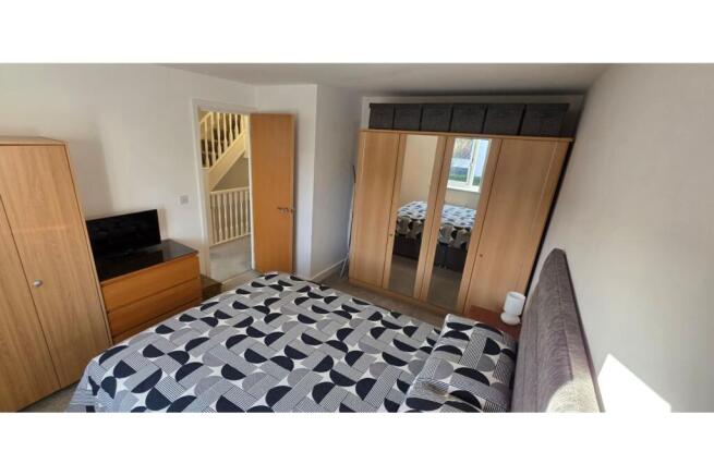4 bed Detached for sale Image 12