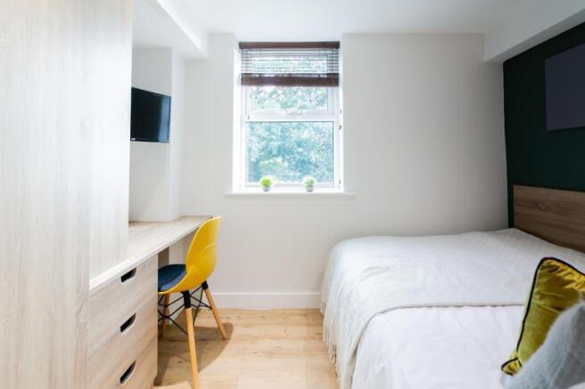 3 bed Flat to rent Image 7