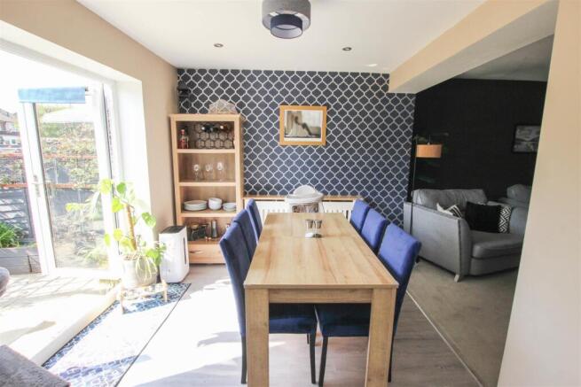 OPEN PLAN DINING KITCHEN