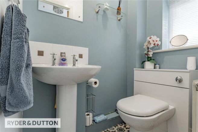 4 bed Detached for sale Image 8