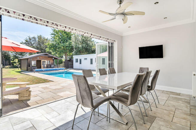 Kitchen/ Breakfast Room/ Dining Area