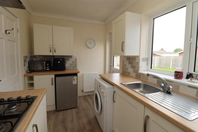 2 bed Semi-Detached Bungalow for sale Image 4