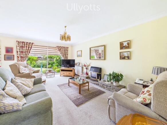 2 bed Detached Bungalow for sale Image 6