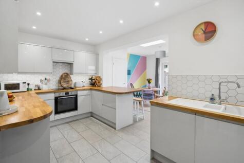 Gosforth Lane, South Oxhey, Watford, WD19